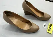 Womans Ana Wedge Heel Pumps 8.5 Tan Slip On