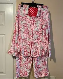 Victoria’s Secret 2 Piece Snowflake Pajama Set