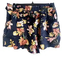 Time & Tru Navy Floral Print NWOT Paperbag Tencel Shorts Size Large (12-14)