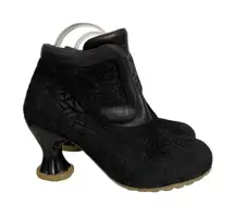 John Fluevog Ankle Boots Womens 8.5 Black Hypnos Geometric Embossed Heeled