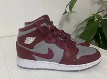 Nike Air Jordan 1 Mid Cherrywood Team Red Maroon DQ8423-615 Size 5Y Women’s 6.5