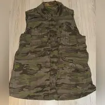 Me Jane Camouflage Sleeveless Vest top shirt