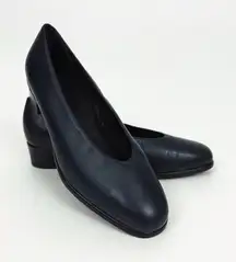 Vintage 90’s Genuine Leather Block Heel Pumps in Navy | Size 10W