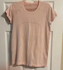 Lululemon Athletica Swiftly Tech 2.0 short sleeve hip length