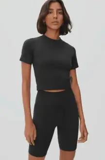 Everlane Black Seamless Cropped Short Sleeve T-Shirt XS/S