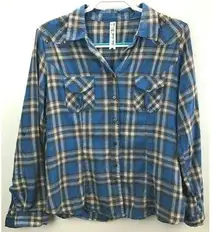 Soho Look Womans Plaid Button Front Flannel Shirt with Roll Tab Sleeves Size Sm