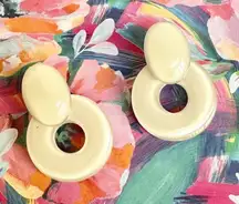 Cream jelly oval roll earrings