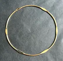 Womens vintage dainty gold tone bangle bracelet one‎ size measurements shown