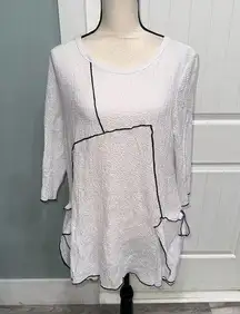 IC by Connie K white/black textured gauze tunic top size medium