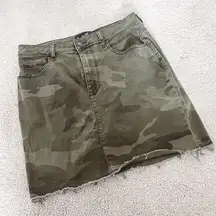 Hollister  ultra high-rise camo skirt