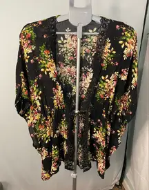 Charlotte Russe size medium black floral‎ tie front cardigan kimono with lace