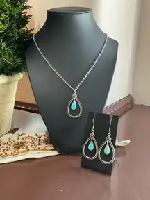 Elegant Silver and Turquoise Jewelry Set