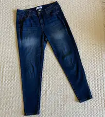 Women’s Size 14 Super Strech Mid Rise Skinny Jeans