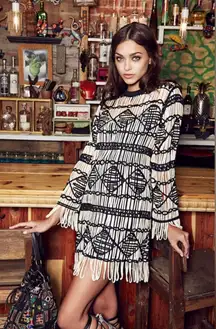 Nicole Miller Artelier Fringe midi boho crochet Black/Ivory Sheath Dress Sz M