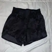 Lululemon Track That‎ Mid-Rise Lined Short 4” size 4