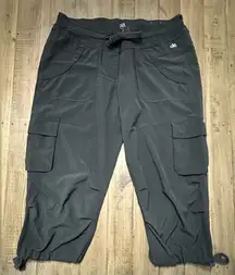 ALO Yoga Women’s Cool Fit Cropped Drawstring Cargo Pants - Medium - Black