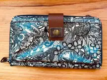 Sakroots Large Smartphone Wristlet Crossbody Navy & Cream Floral Zip Around