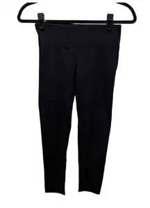 Aritzia TNA Black Cropped Leggings Size Small