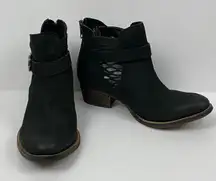New Charles by Charles David‎ Women's Size 5 Black Cutout Block Heel Ankle Boots