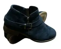 Ataiwee dark blue ankle boots. Very pretty. EUC.