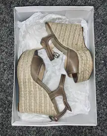 Nine & Co Tan Wedges 