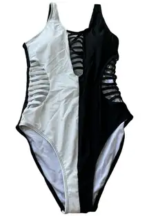 Aqua Eve NWT Women Junior Size Medium One Piece Swimsuit Swimwear Super Cute 388