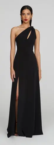 Halston Heritage HALSTON NAVI LUXE CREPE GOWN, Size 2,
$595.00
