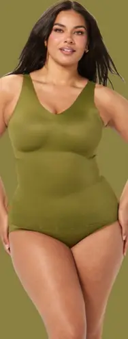 Ruby Ribbon Style 2019 V Neck Foliage Slimming Shaping Stretch Tank Top Sz 40 Green