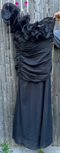 Cinderella Design One Shoulder Ruffle Evening Gown Prom Dress in Black - Size XL