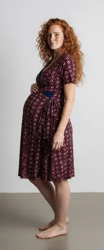 Motherhood Maternity Wrap Dress Geometric Print Short Sleeve Burgundy PinkBlue M Red Size M
