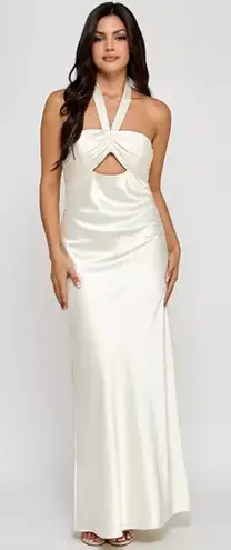Morgan & Company Juniors Sleeveless Off White Halter Gown with Cut Out Size 13