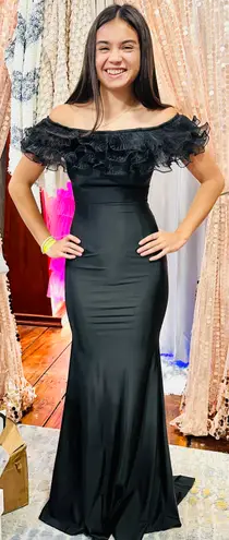 Boutique Gorgeous Black Maxi Dress With Mesh Ruffle Around Top