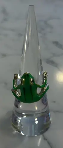 Frog Ring Green Wrap Around Hugging