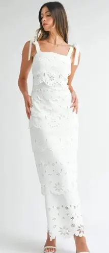 Petal and Pup laser cut floral scalloped maxi dress nwot size small