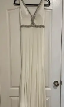 By Alexia White Long Dress V Neck Size 2