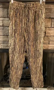 Jogger style stretch waist with tie- animal‎ print pants