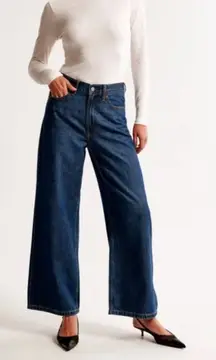 NWT Abercrombie & Fitch Curve Love The Crop Wide Leg High Rise jeans