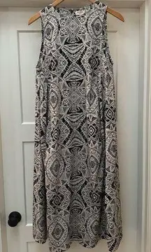 World Market sleeveless black and white print dress with pockets