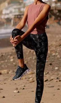 Beyond Yoga Printed Leggings Black S GUC Celestial Astrological Stars Cosmos