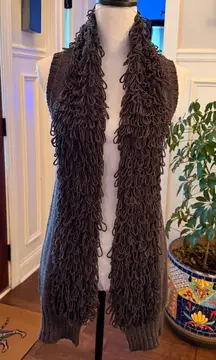 Luii NWOT Unique Textured Loop Fringe Dark Gray Open Knit Scarf Vest