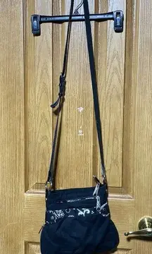 Thirty-One black paisley parade pop crossbody purse