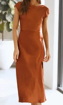 Hello Molly‎ GET IN FORMATION SATIN MIDI DRESS BROWN