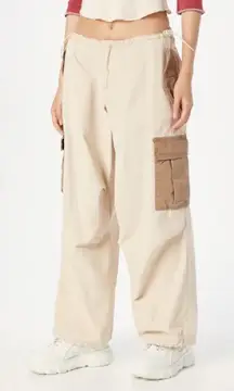 BDG Loose Fit Adjustable Cream Cargo Pants With Brown Accents- Size Large