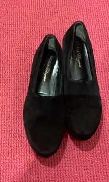 Black wedge shoes