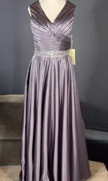 Women’s V-Neck Full Length Satin Formal Prom Dress Zip Up Back Size S NWT