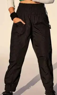 Movement The Way Home Black Nylon High Rise Parachute Pants XS NWOT