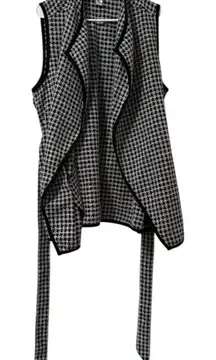 CJ Banks Women Size 1X Open Front Knit Vest Black & White Tie Front Fall Winter