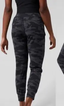Athleta Salutation Camo Jogger in Gray