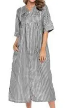 Casual Nights 3X Plus Size Black White Seersucker Zipper Maxi House Dress Robe