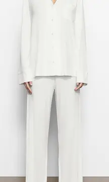 SKIMS Long lounge soft sleep set in white S